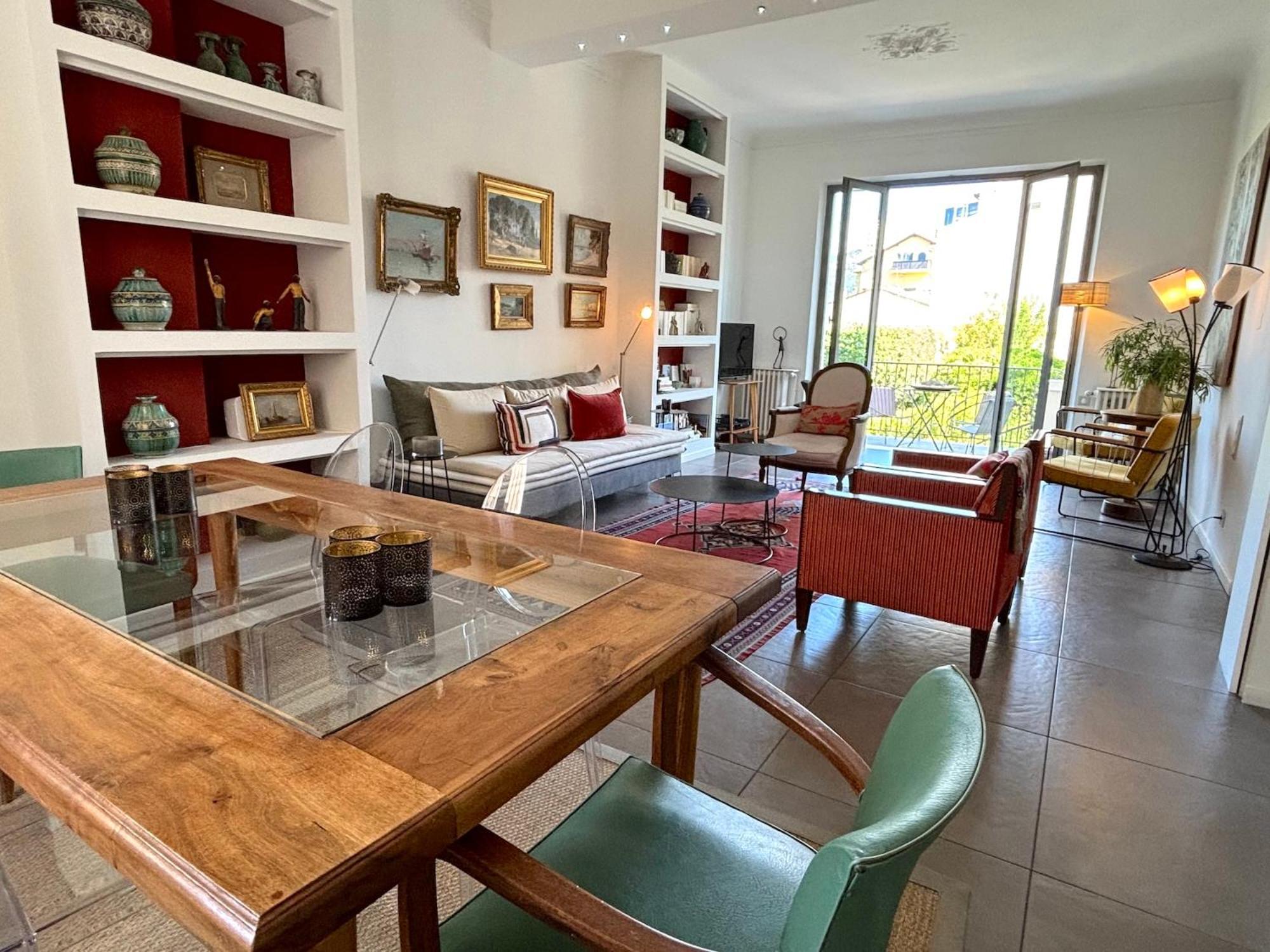 Iza Villa