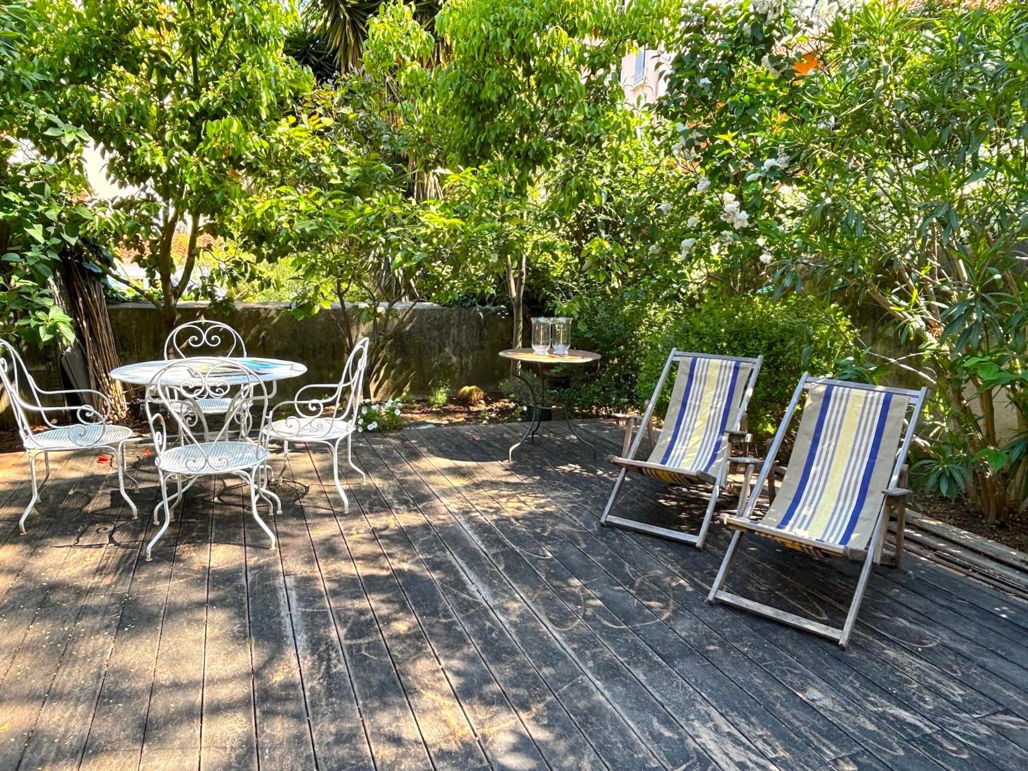 Iza Villa Toulon